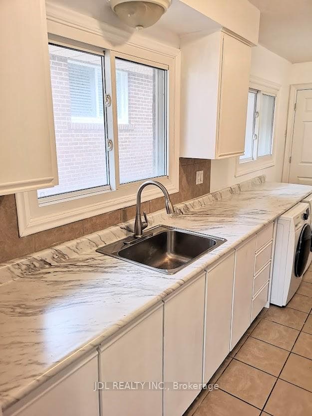 36 McNicoll Avenue Unit Main Fl, Hillcrest Village / Bayview Village, ON M2H 2A8 - Photo 1