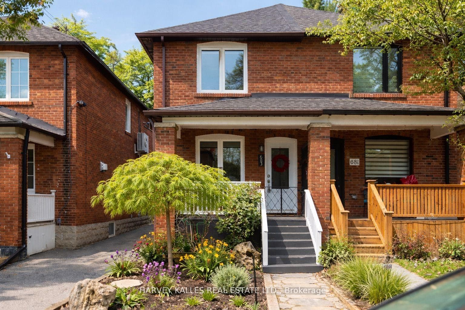 683 Hillsdale Avenue, Leaside / Davisville, ON M4S 1V4 - Photo 1