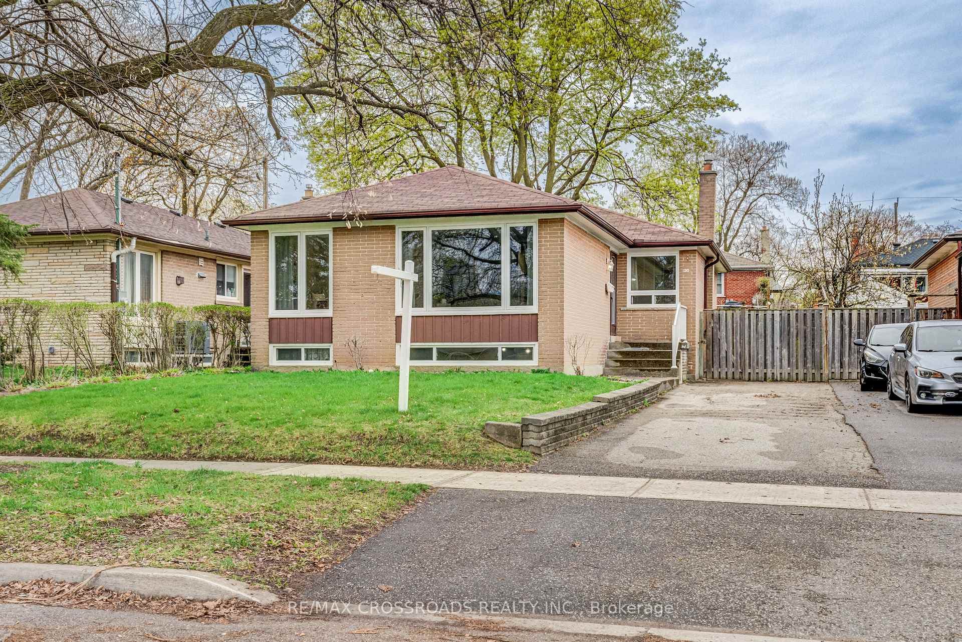 30 Murmouth Road, Scarborough Village / Eglinton East, ON M1T 2R1 - Photo 1