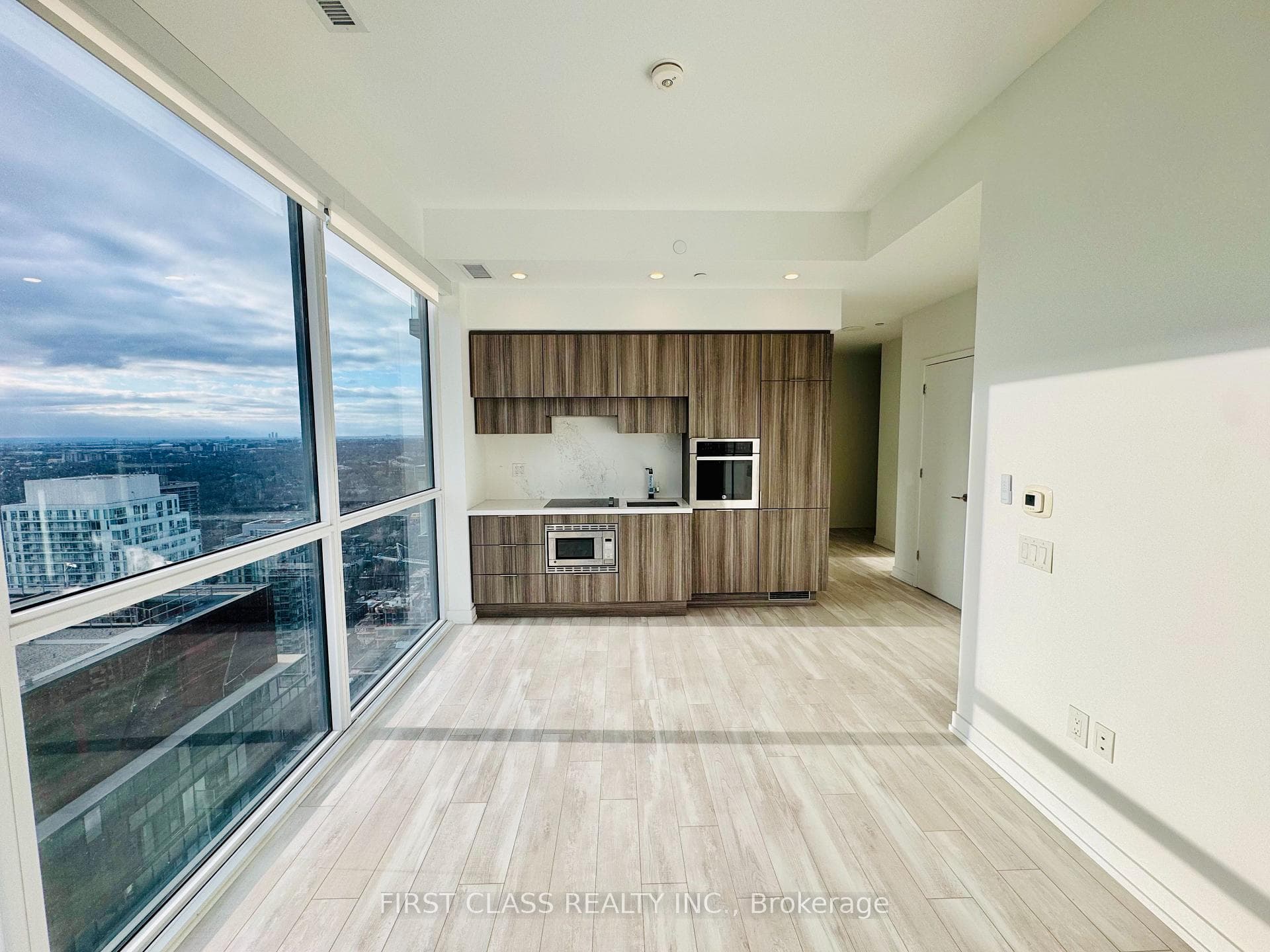 39 Roehampton Avenue Unit 3905, Leaside / Davisville, ON M4P 1P9 - Photo 1