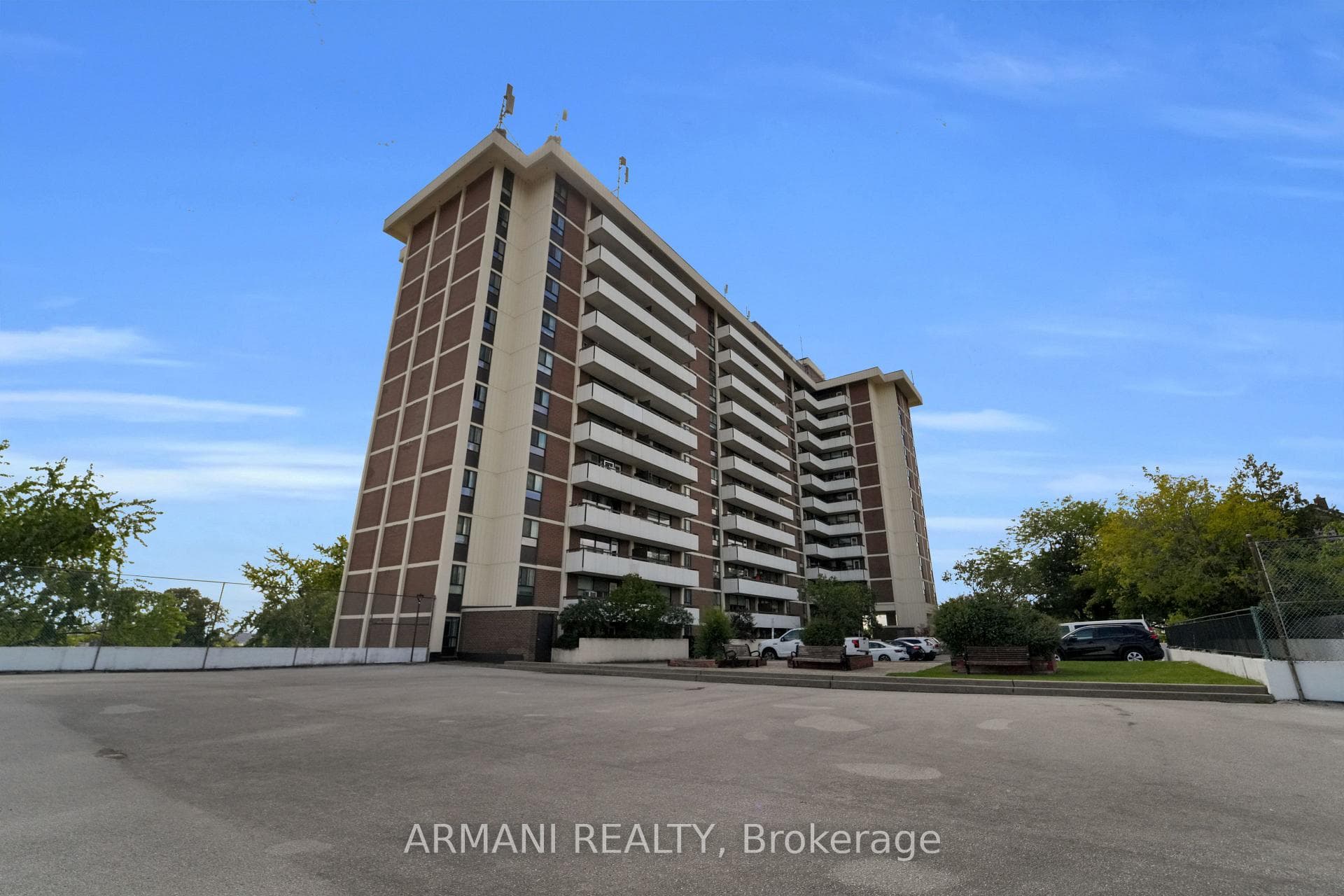 Welcome to 541 Blackthorn Avenue!