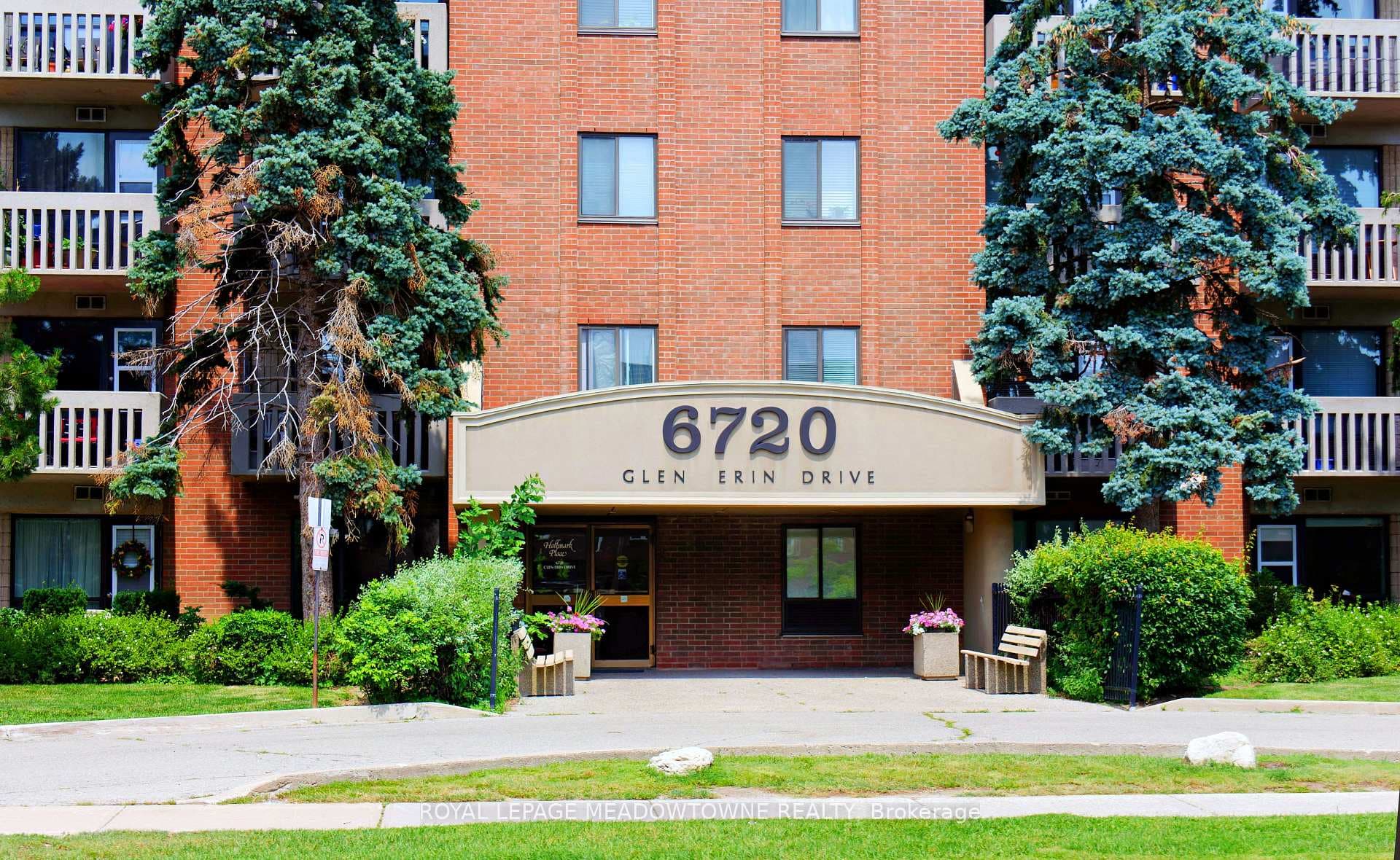 6720 Glen Erin Drive Unit 701, Mississauga, ON L5N 3K8 - Photo 1