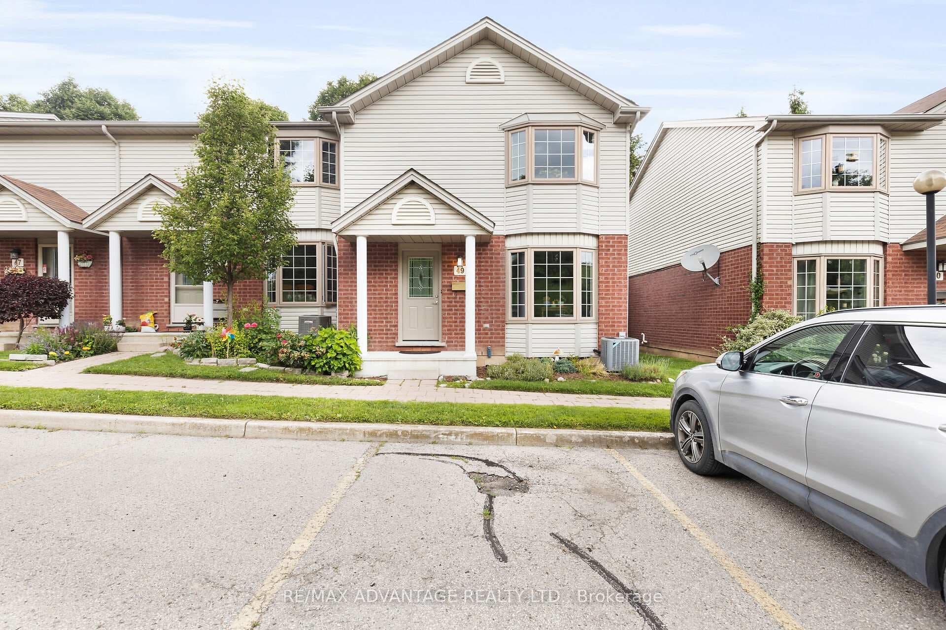 70 Chapman Court Unit 49, London North