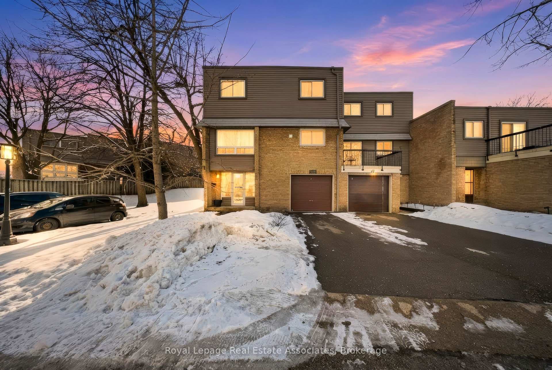 2315 Bromsgrove Road Unit 111, Mississauga, ON L5J 4A6 - Photo 1
