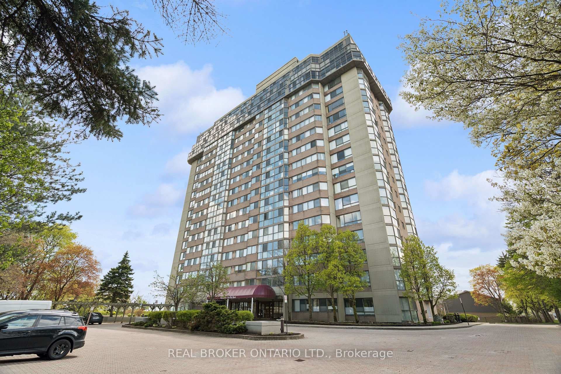880 Dundas Street Unit 503, Mississauga, ON L5C 4H3 - Photo 1