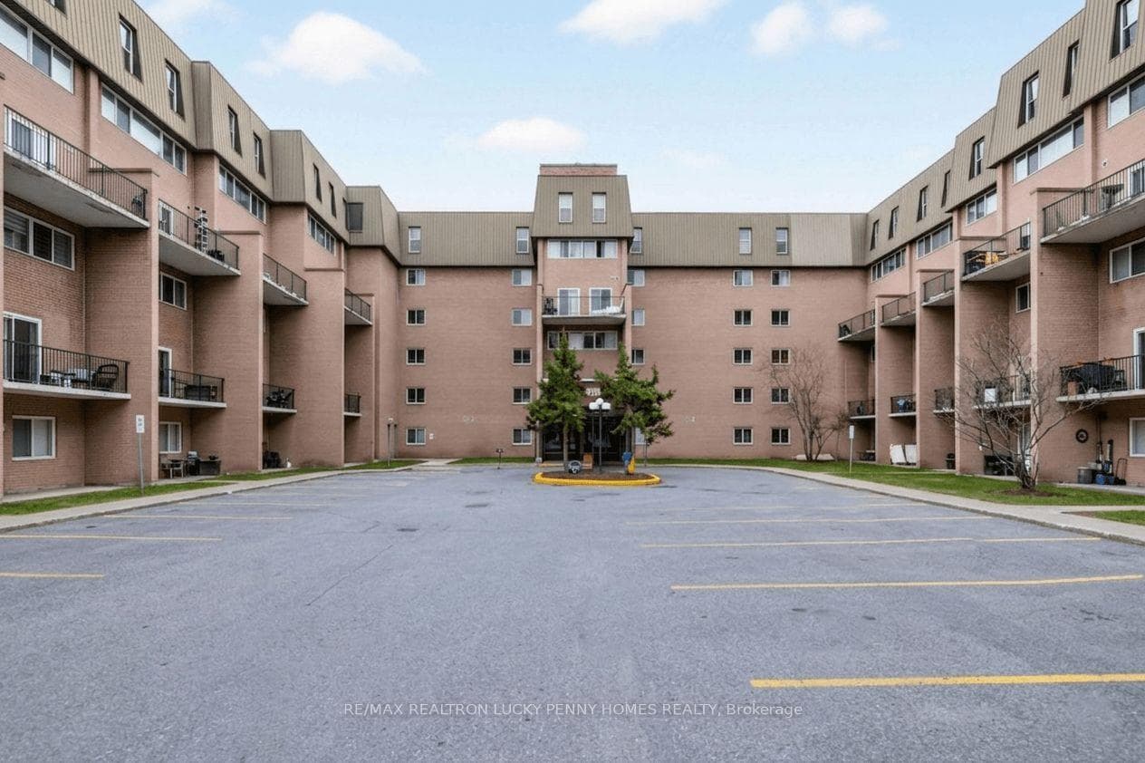 165 Cherokee Boulevard Unit 229, Hillcrest Village / Bayview Village, ON M2J 4T7 - Photo 1