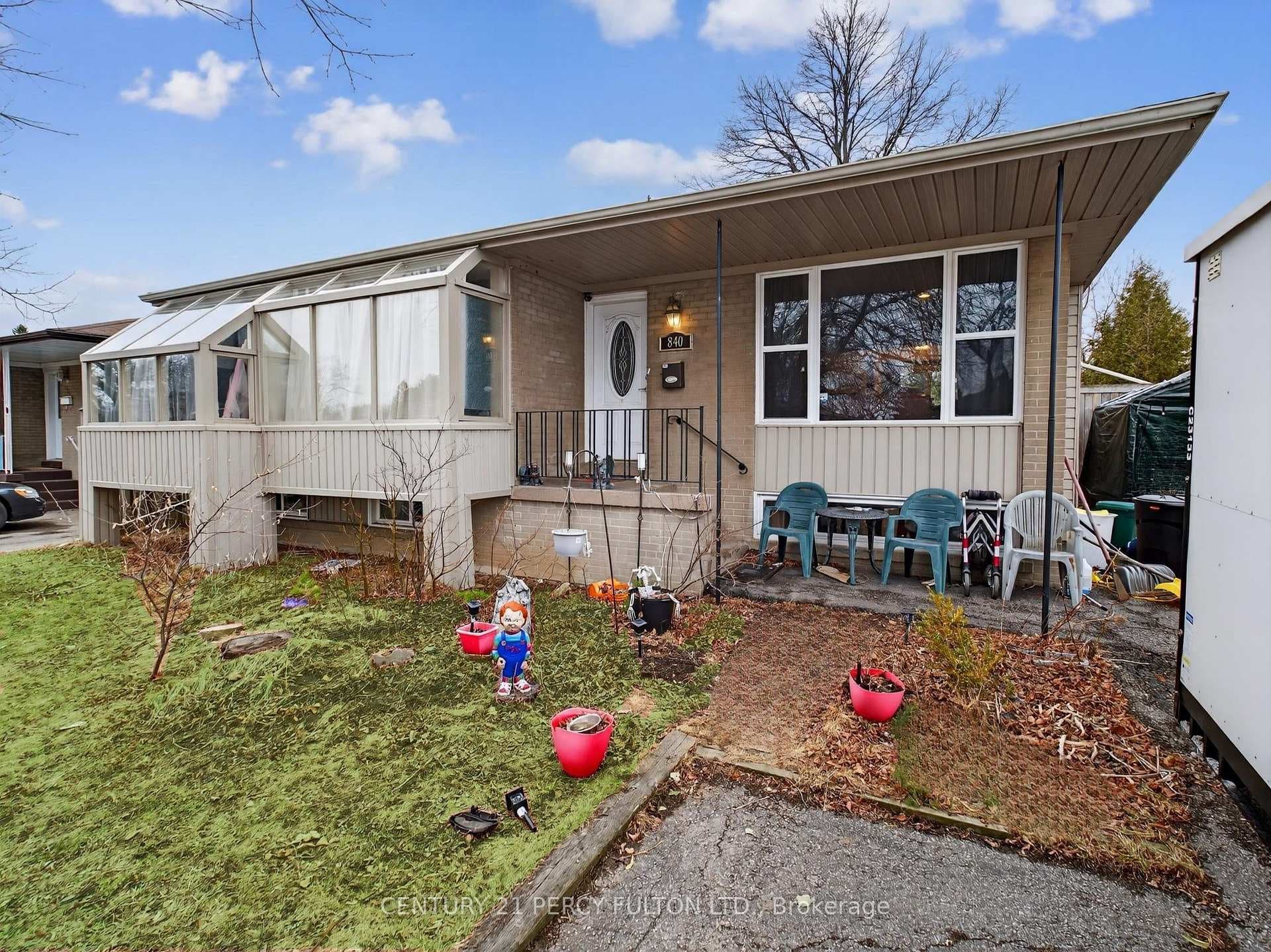 840 Bem Avenue, Pickering, ON L1W 1X3 - Photo 1