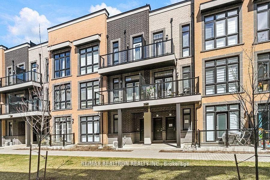 8 Sayers Lane Unit 12, Richmond Hill, ON L4E 1J4 - Photo 1