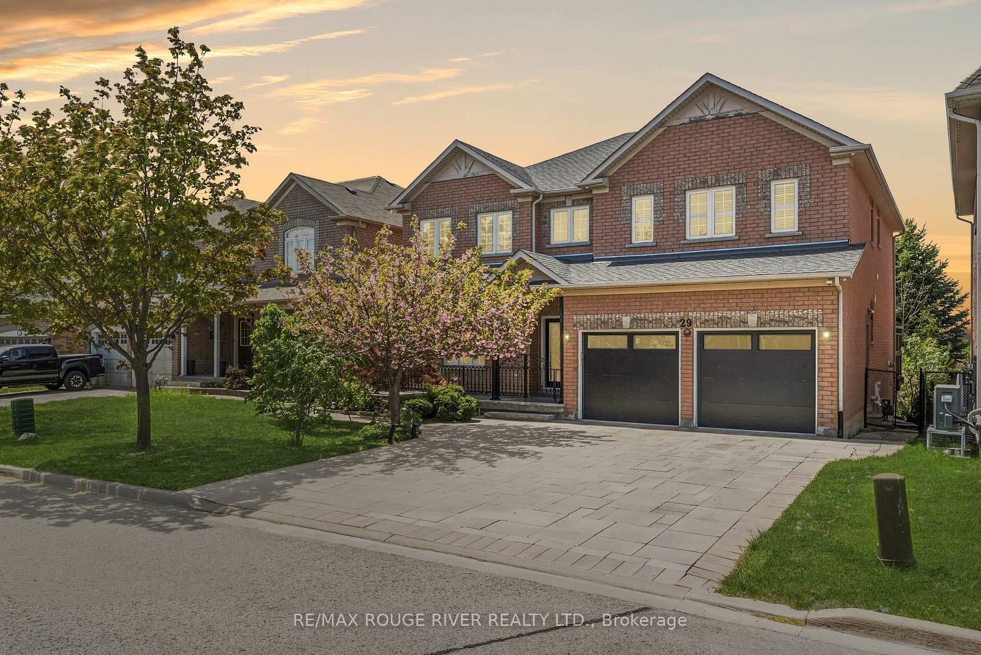 29 Sheldon Drive, Ajax