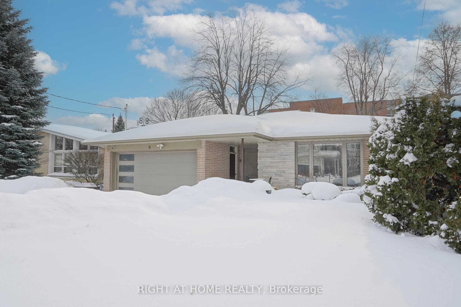 5 Windham Drive, Hillcrest Village / Bayview Village, ON M2K 1X7 - Photo 1