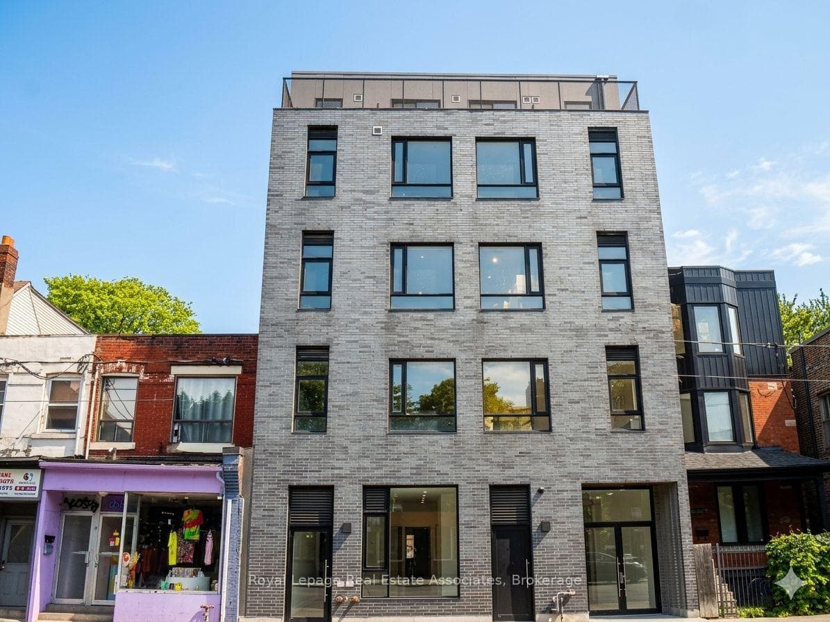 1000 Bathurst Street Unit 302, Annex / Yorkville / Summerhill, ON M5R 3G7 - Photo 1