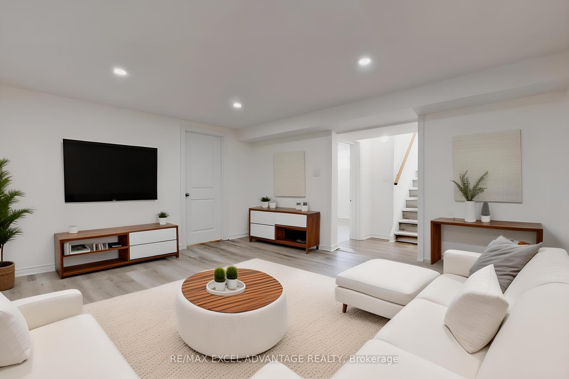 392 Humewood Avenue Unit Lower, Oshawa, ON L1G 2T5 - Photo 1