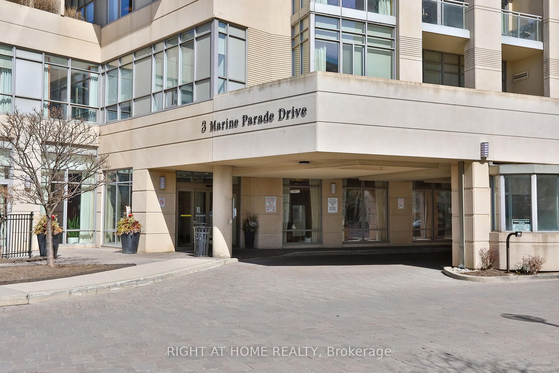 3 Marine Parade Drive Unit 707, Liberty Village / Parkdale / South Parkdale, ON M8V 3Z5 - Photo 1