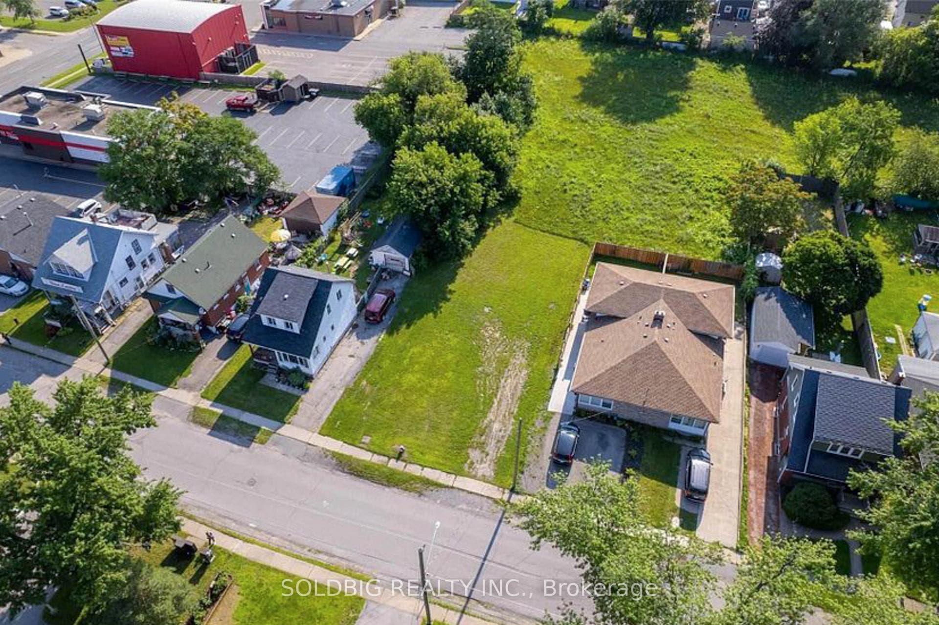 5940 Carlton Avenue, Niagara Falls, ON L2G 5J5 - Photo 1