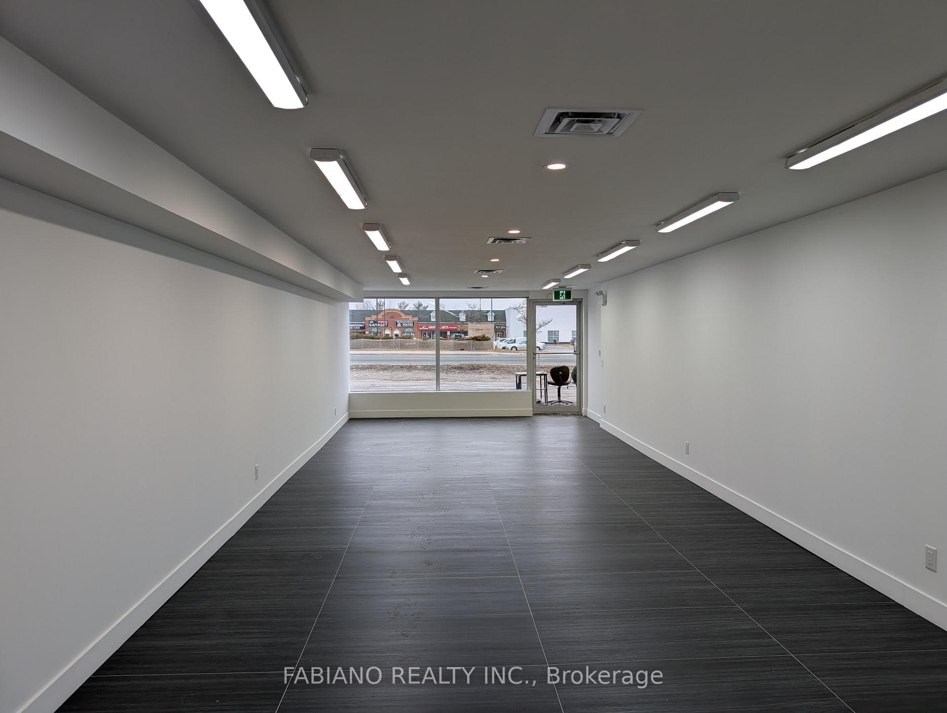 13130 Yonge Street Unit 2, Richmond Hill, ON L4E 2T3 - Photo 1