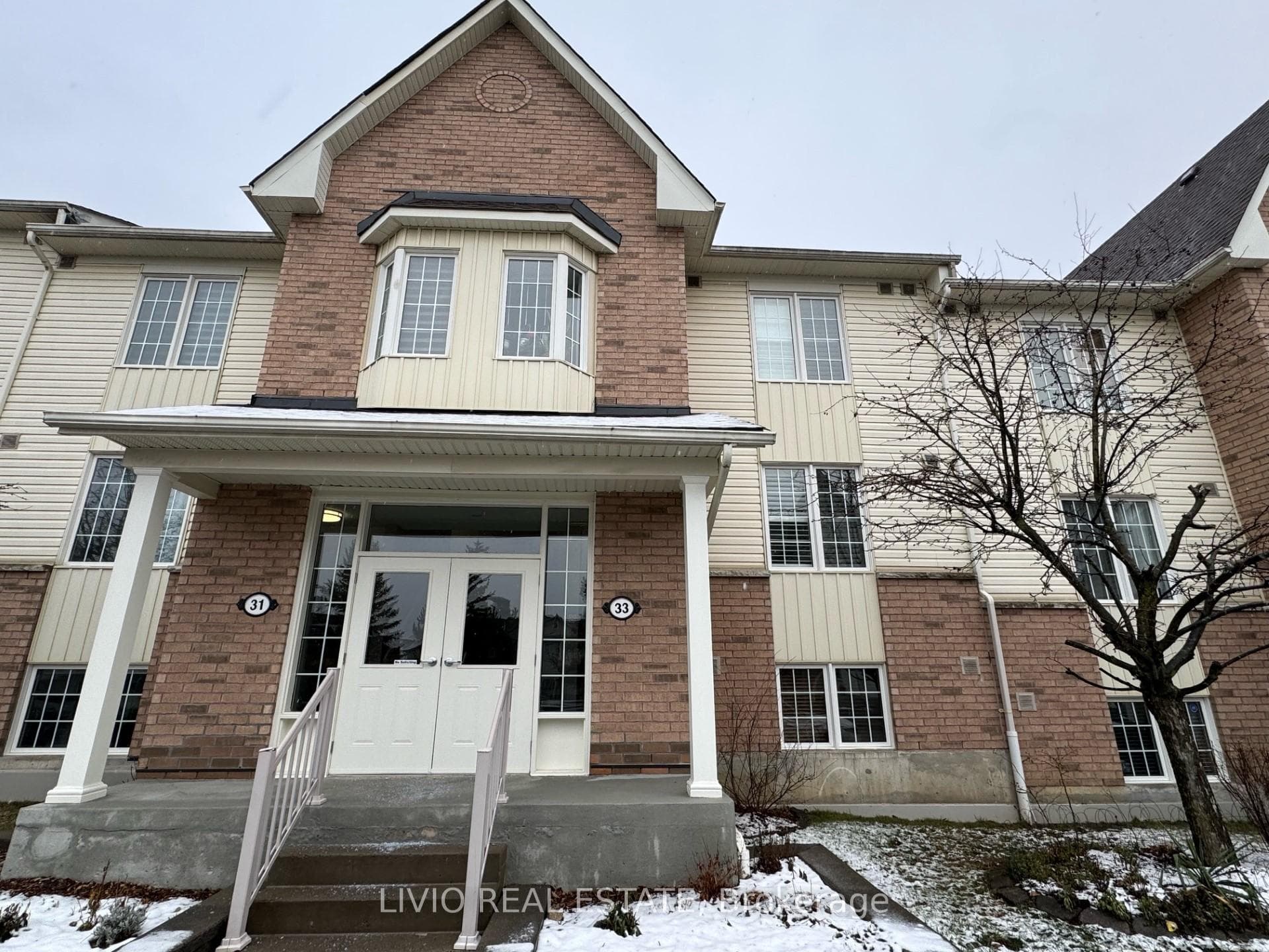33 Petra Way Unit 1, Whitby, ON L1R 0A7 - Photo 1
