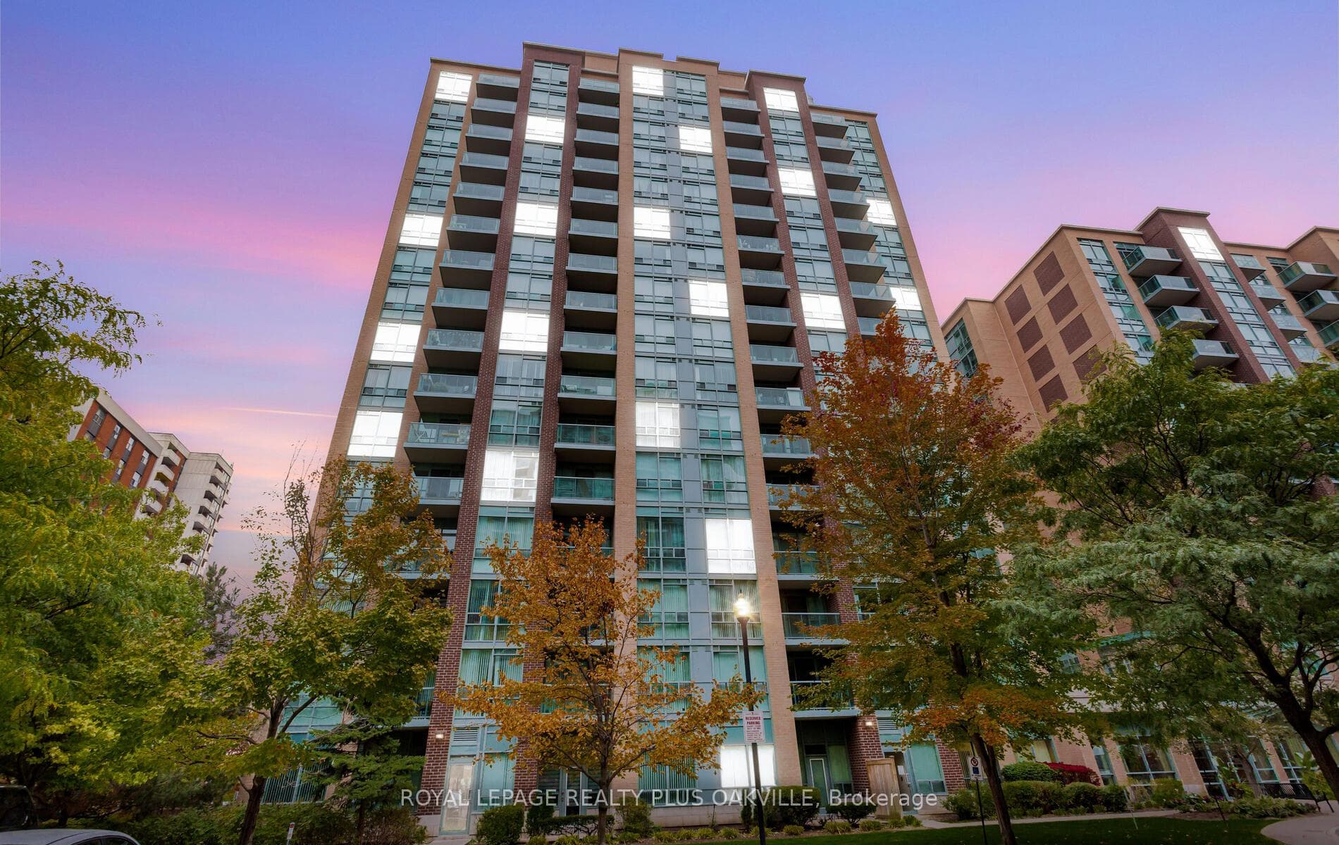7 Michael Power Place Unit LPH07, Etobicoke (Islington / Rexdale), ON M9A 0A4 - Photo 1