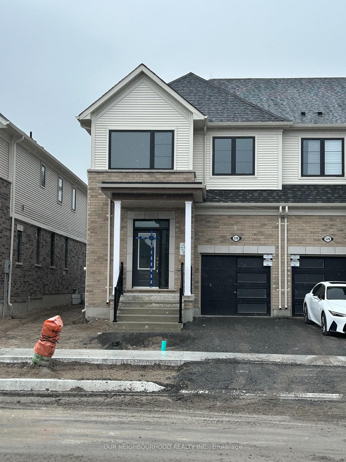 End unit Townhouse