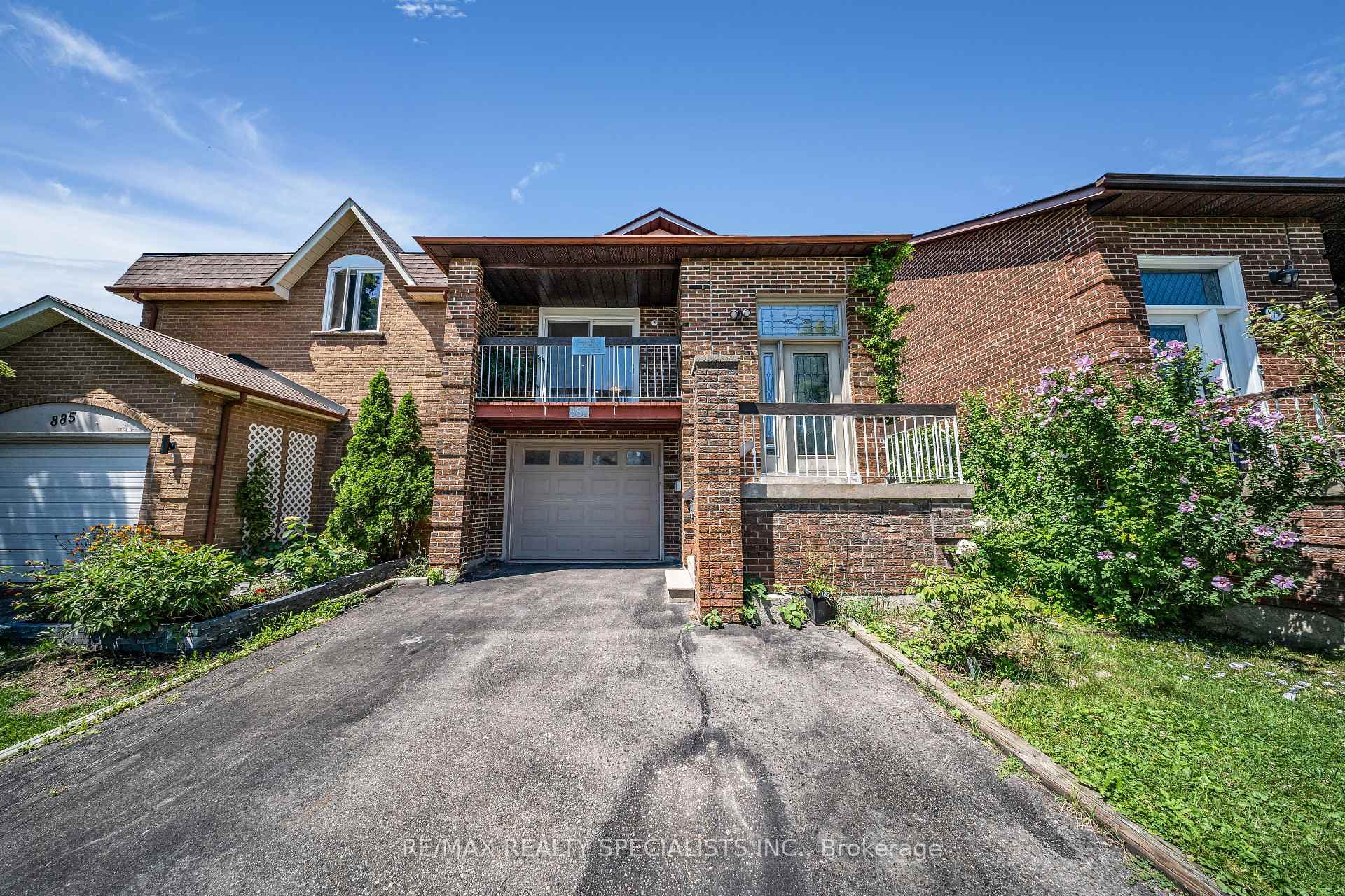 883 Thistle Down Circle, Mississauga, ON L5C 3K5 - Photo 1