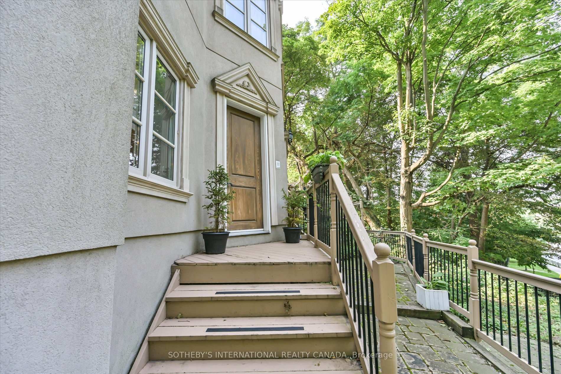 50 Old Yonge Street Unit Suite 1, Bridle Path / York Mills / Hoggs Hollow, ON M2P 1P7 - Photo 1