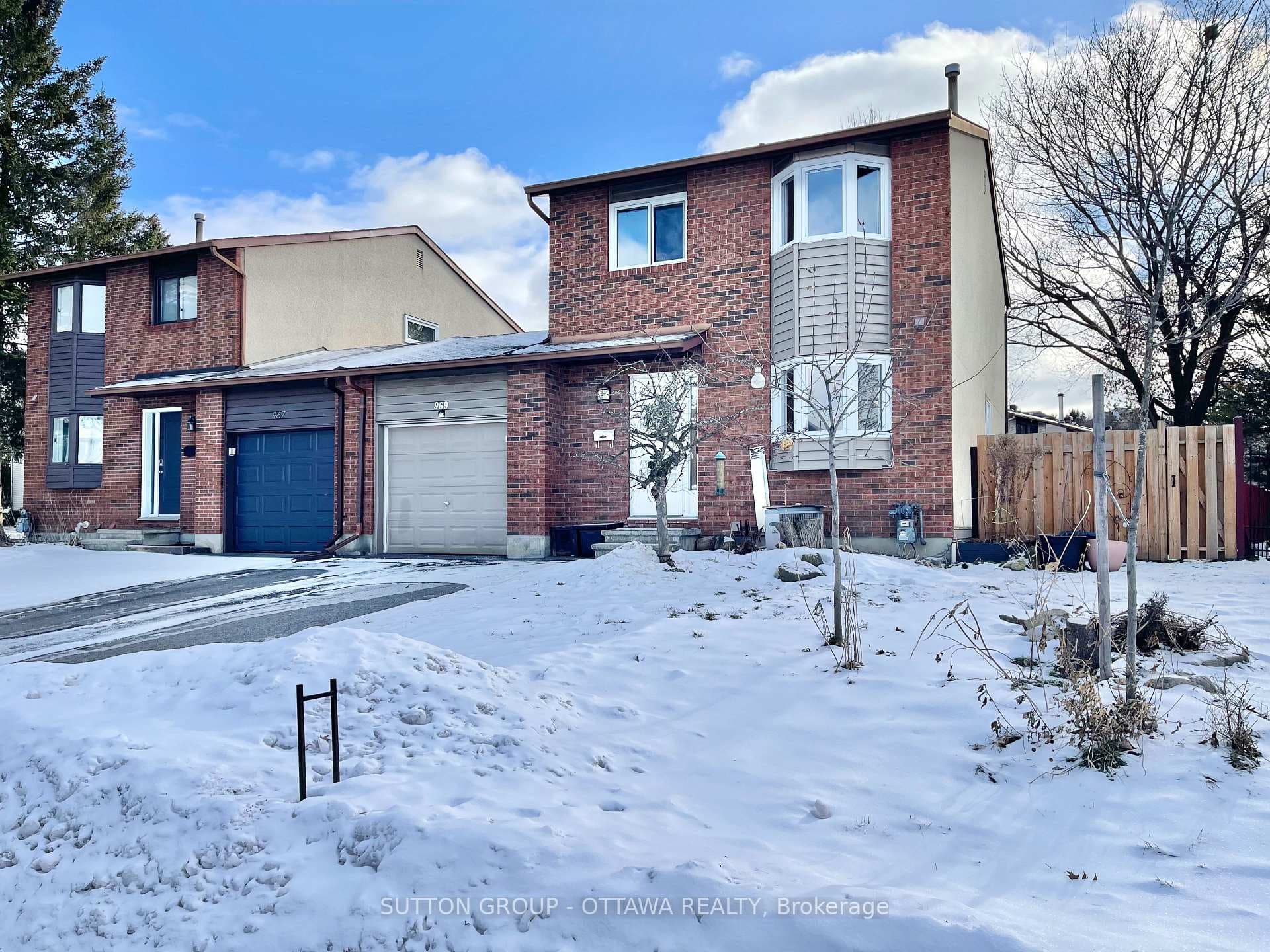 969 Avignon Court, Orleans - Convent Glen and Area, ON K1C 2N4 - Photo 1