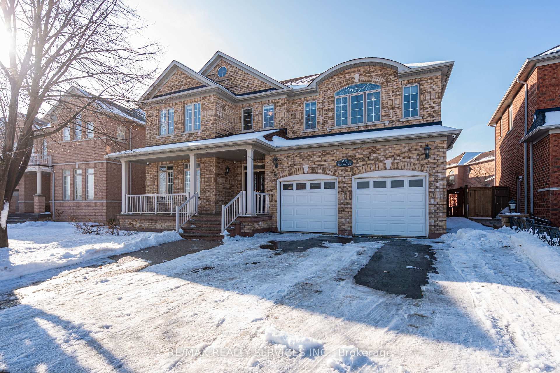 52 Mount Royal Circle, Brampton, ON L6P 2K4 - Photo 1