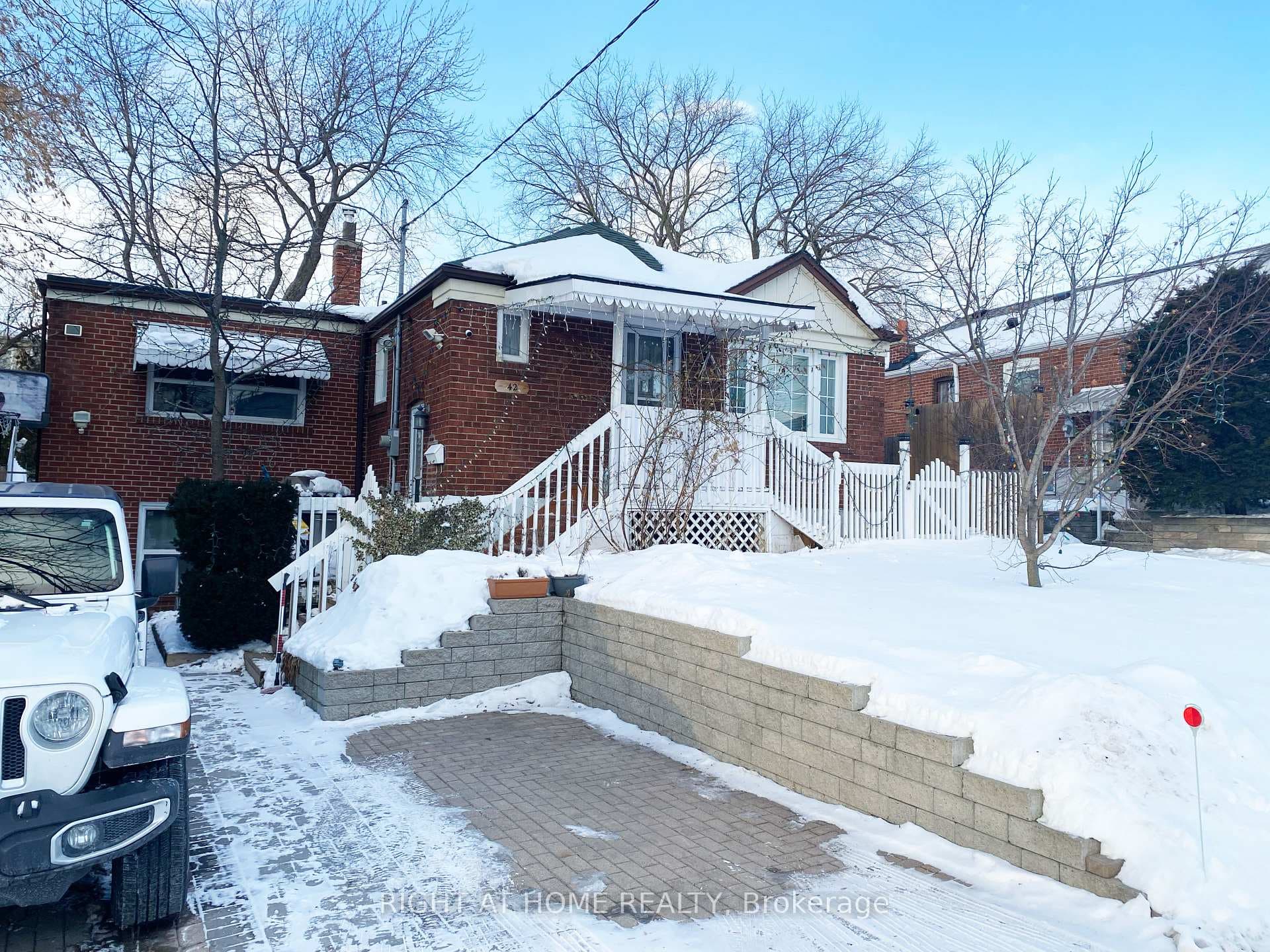 42 Yardley Avenue, Danforth / East York, ON M4B 2A8 - Photo 1