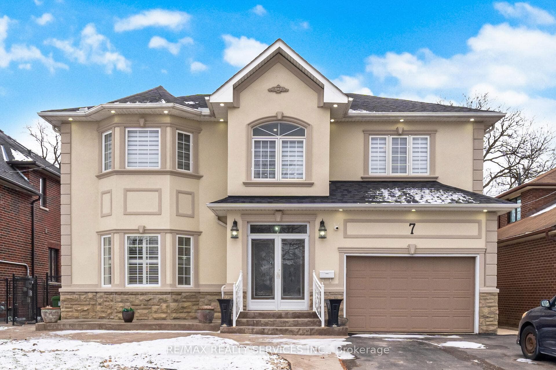 7 Waltham Drive, Etobicoke (West Mall / Rexdale), ON M9V 1S6 - Photo 1