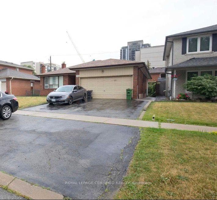 200 Redgrave Drive, Etobicoke (Kingsview Village / Humber Heights), ON M9R 3V9 - Photo 1