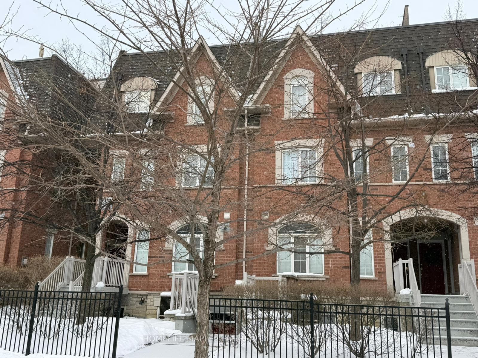 615 Shoreline Drive Unit 17, Mississauga, ON L5B 4K4 - Photo 1