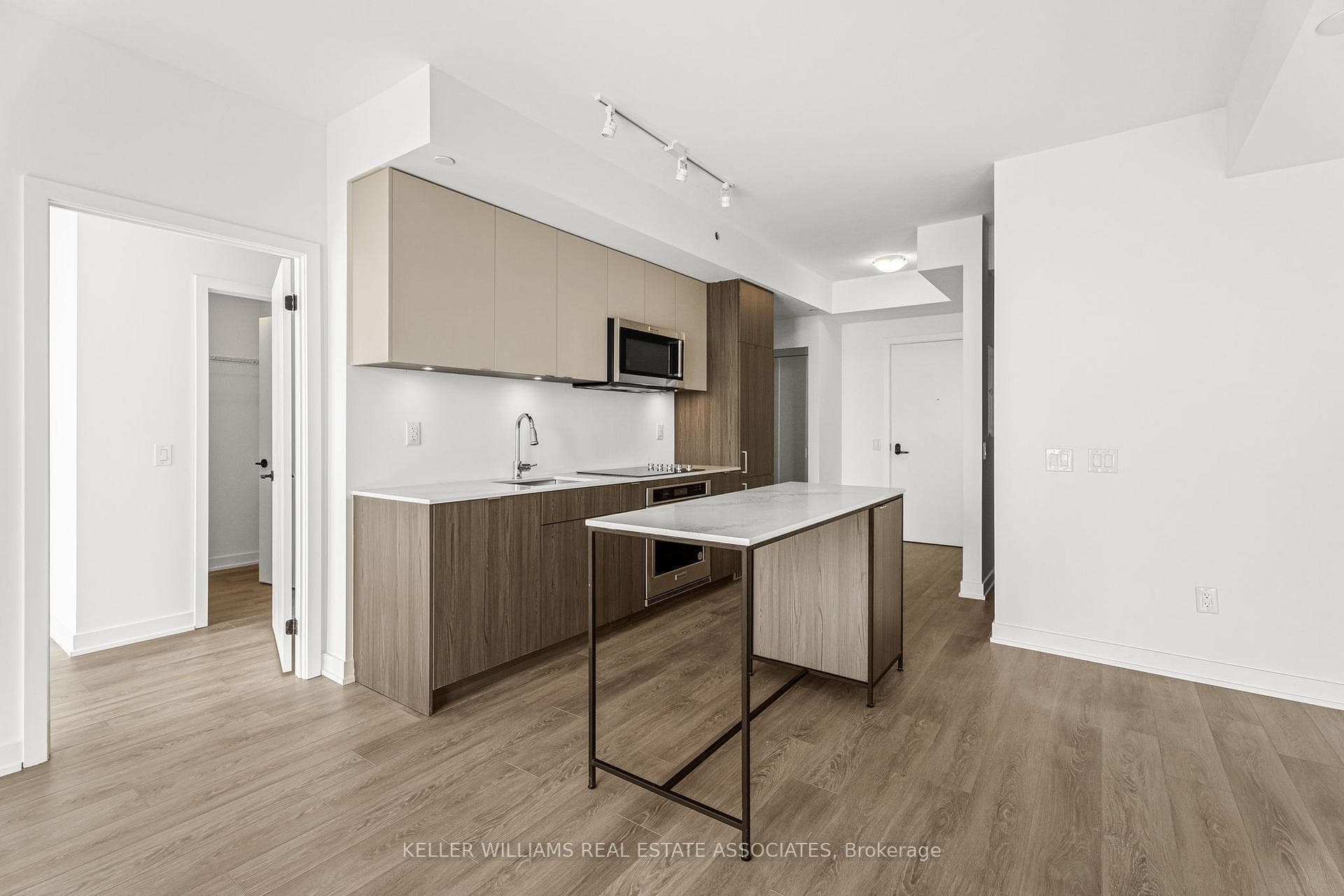 220 Missinnihe Way Unit 1106, Mississauga