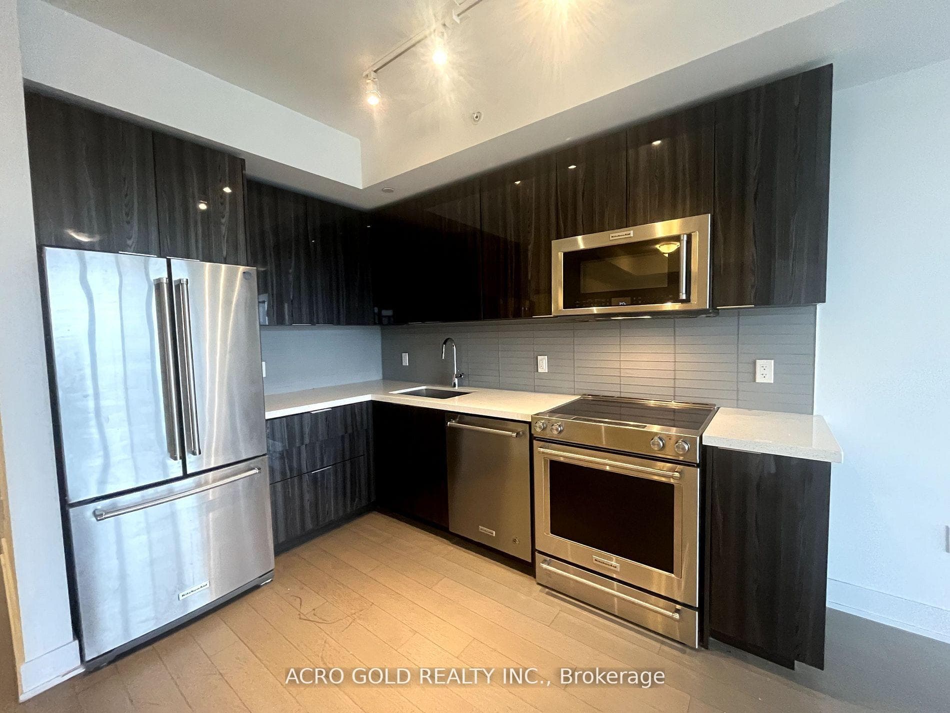 30 Shore Breeze Drive Unit 3412, Toronto W06