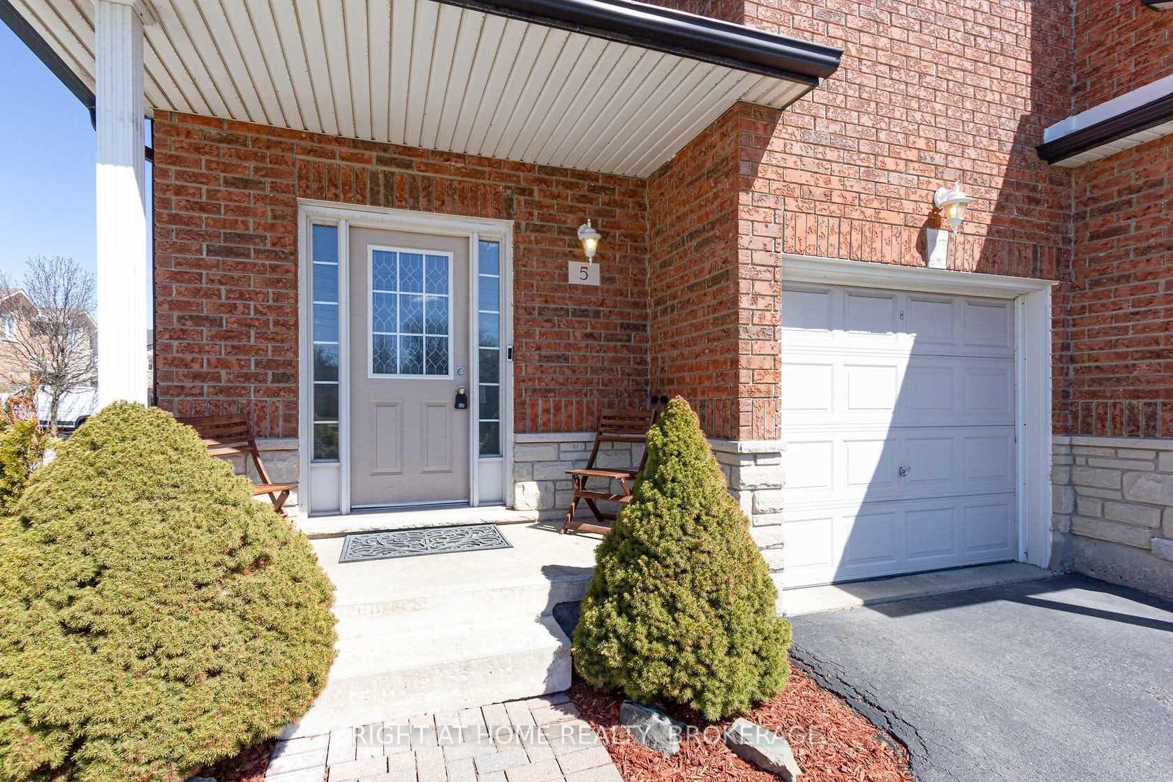 2229 Walkers Line Unit 5, Burlington