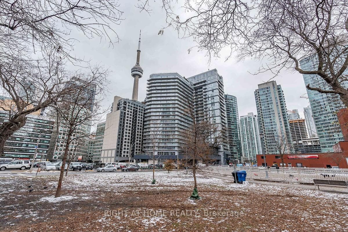 352 Front Street Unit 512, Downtown Toronto / Waterfront, ON M5V 1B5 - Photo 1