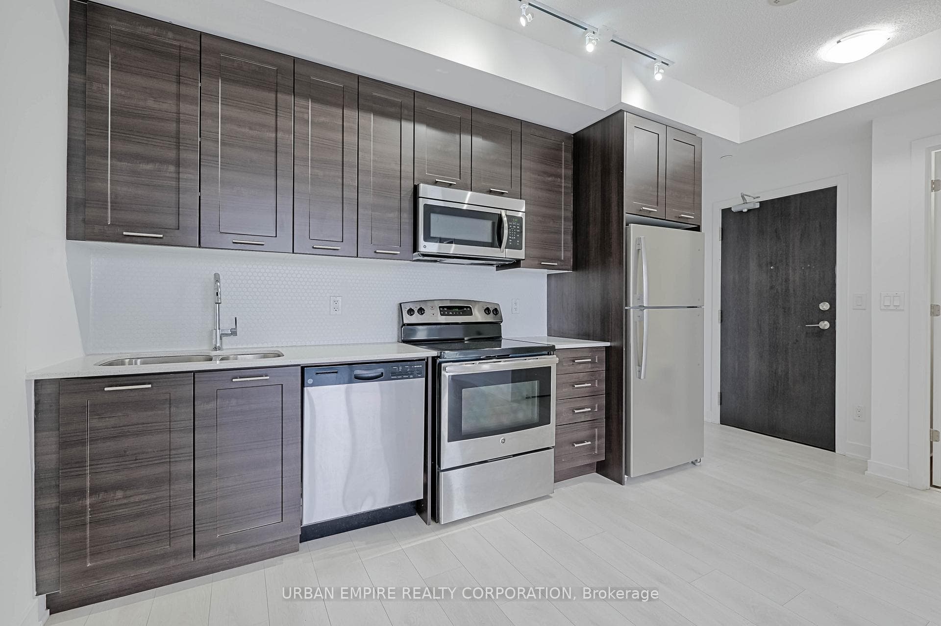 50 Bruyeres Mews Unit 913, Downtown Toronto / Waterfront, ON M5V 0G8 - Photo 1