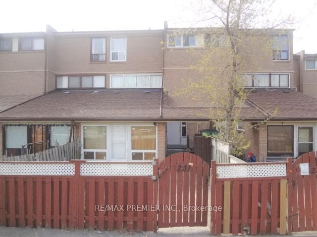 260 John Garland Boulevard Unit 231, Etobicoke (West Mall / Rexdale), ON M9V 1N8 - Photo 1