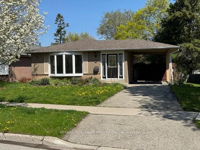 8 Devins Drive Unit Main Floor, Aurora, ON L4G 2Z1 - Photo 1