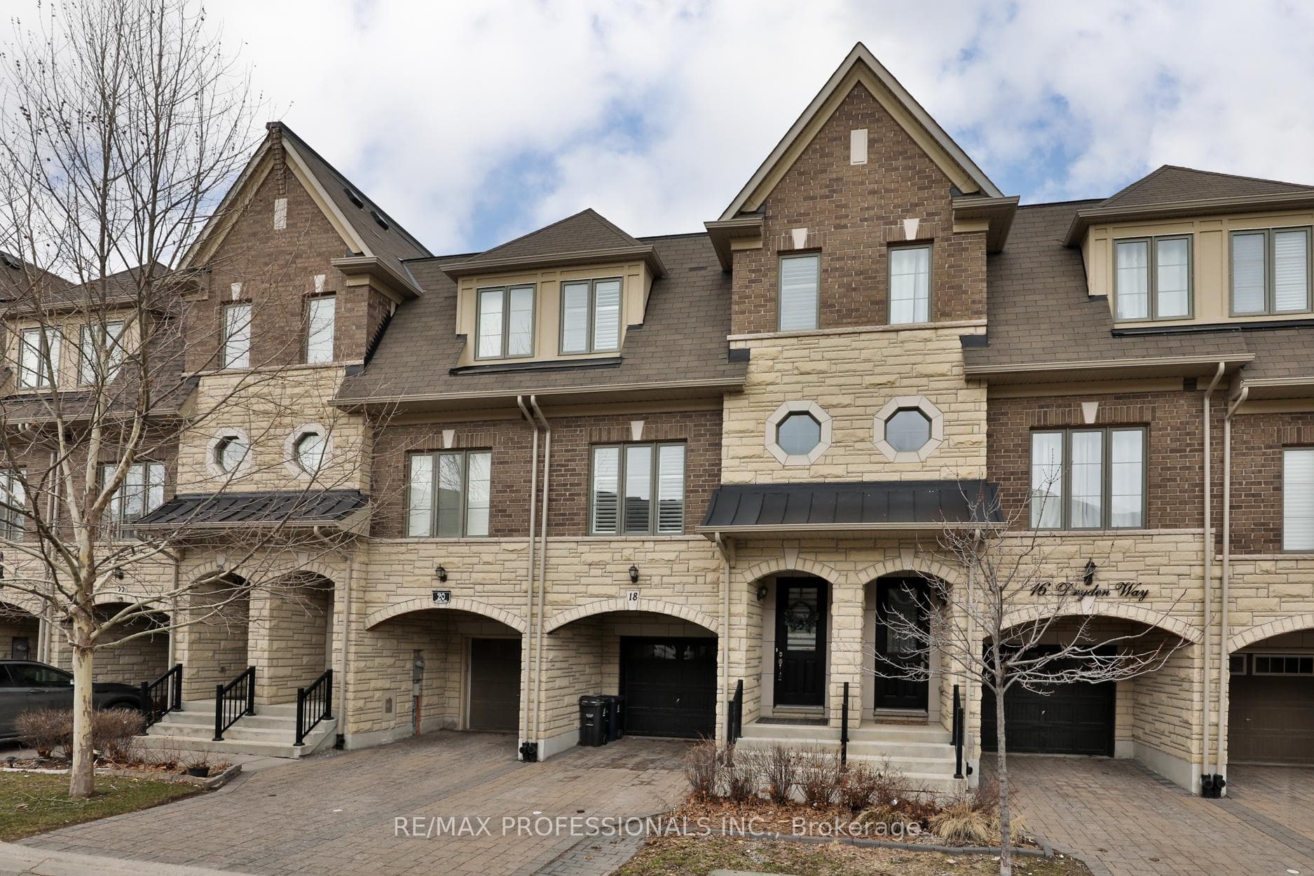 18 Dryden Way, Etobicoke (Kingsview Village / Humber Heights), ON M9R 0B2 - Photo 1