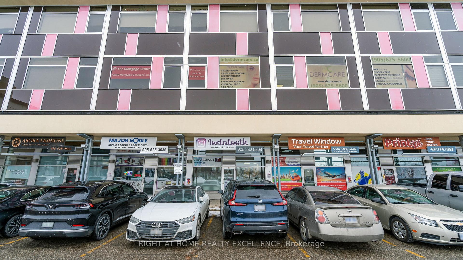 1065 Canadian Place Unit 130, Mississauga, ON L4W 0C2 - Photo 1
