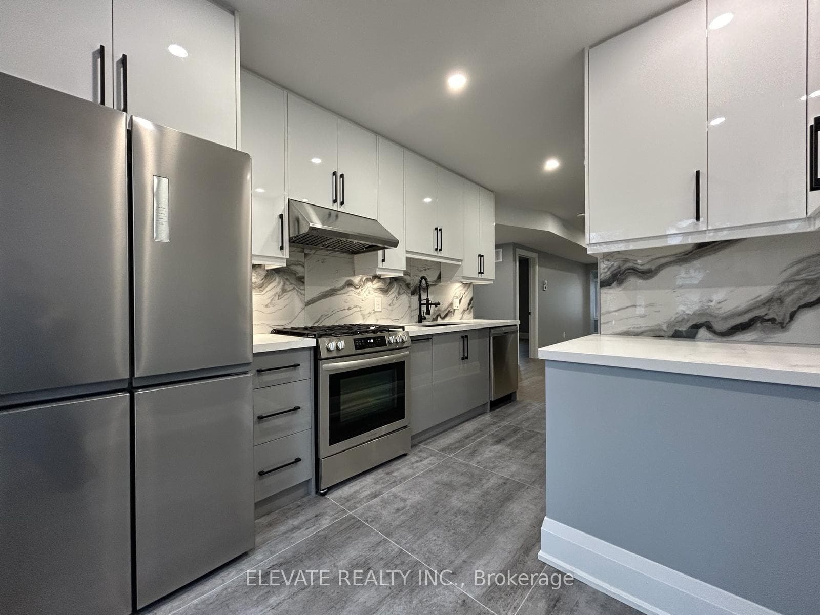 25 Dorval Road Unit 2, Bloor West Village / Swansea, ON M6P 2B5 - Photo 1