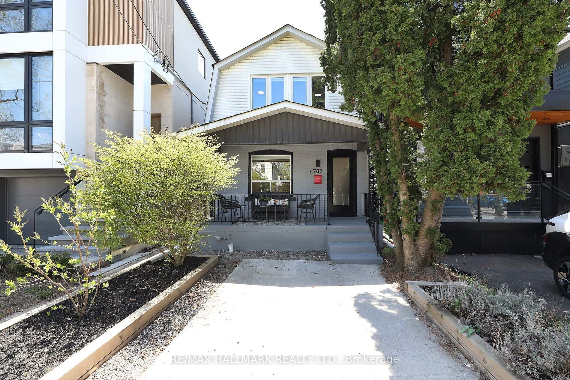 787 Sammon Avenue, Danforth / East York, ON M4C 2E6 - Photo 1
