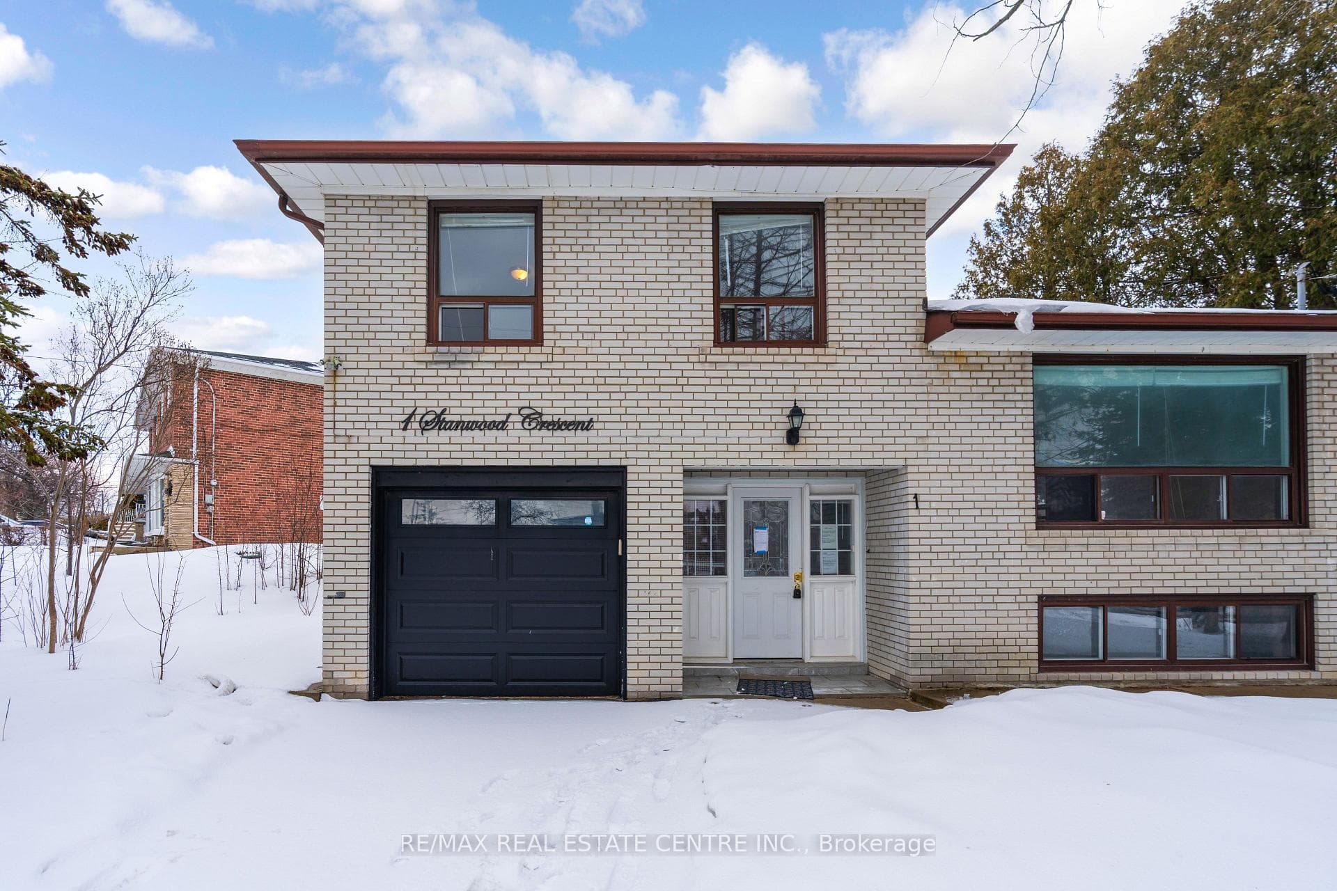 1 Stanwood Crescent, Downsview / Black Creek, ON M9M 1Z8 - Photo 1