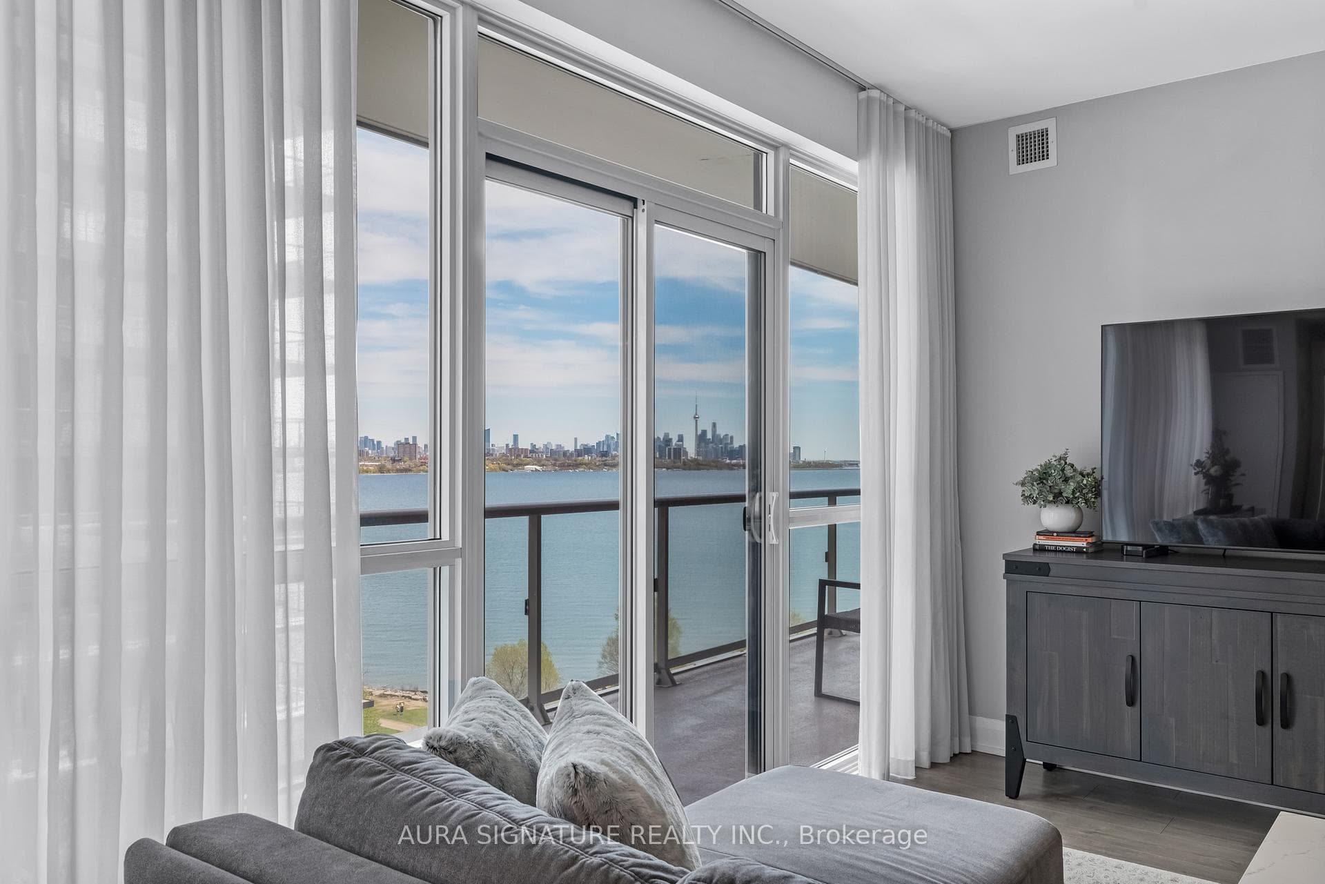 110 Marine Parade Drive Unit 901, Liberty Village / Parkdale / South Parkdale, ON M8V 0A3 - Photo 1