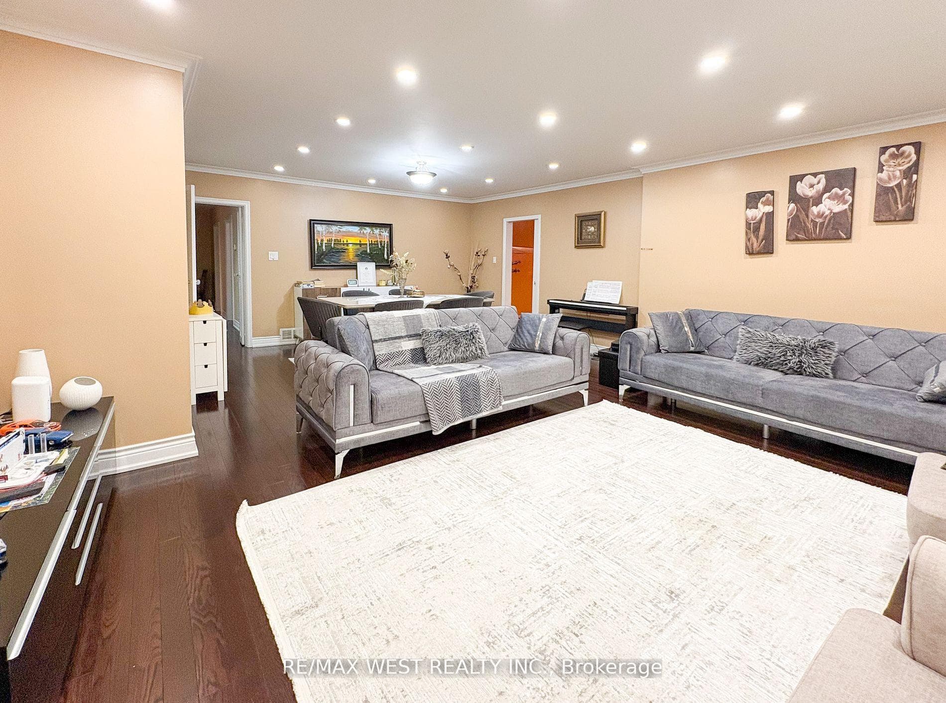 5 Arlstan Drive Unit Main, North York (Bathurst Manor / Clanton Park), ON M3H 4V7 - Photo 1