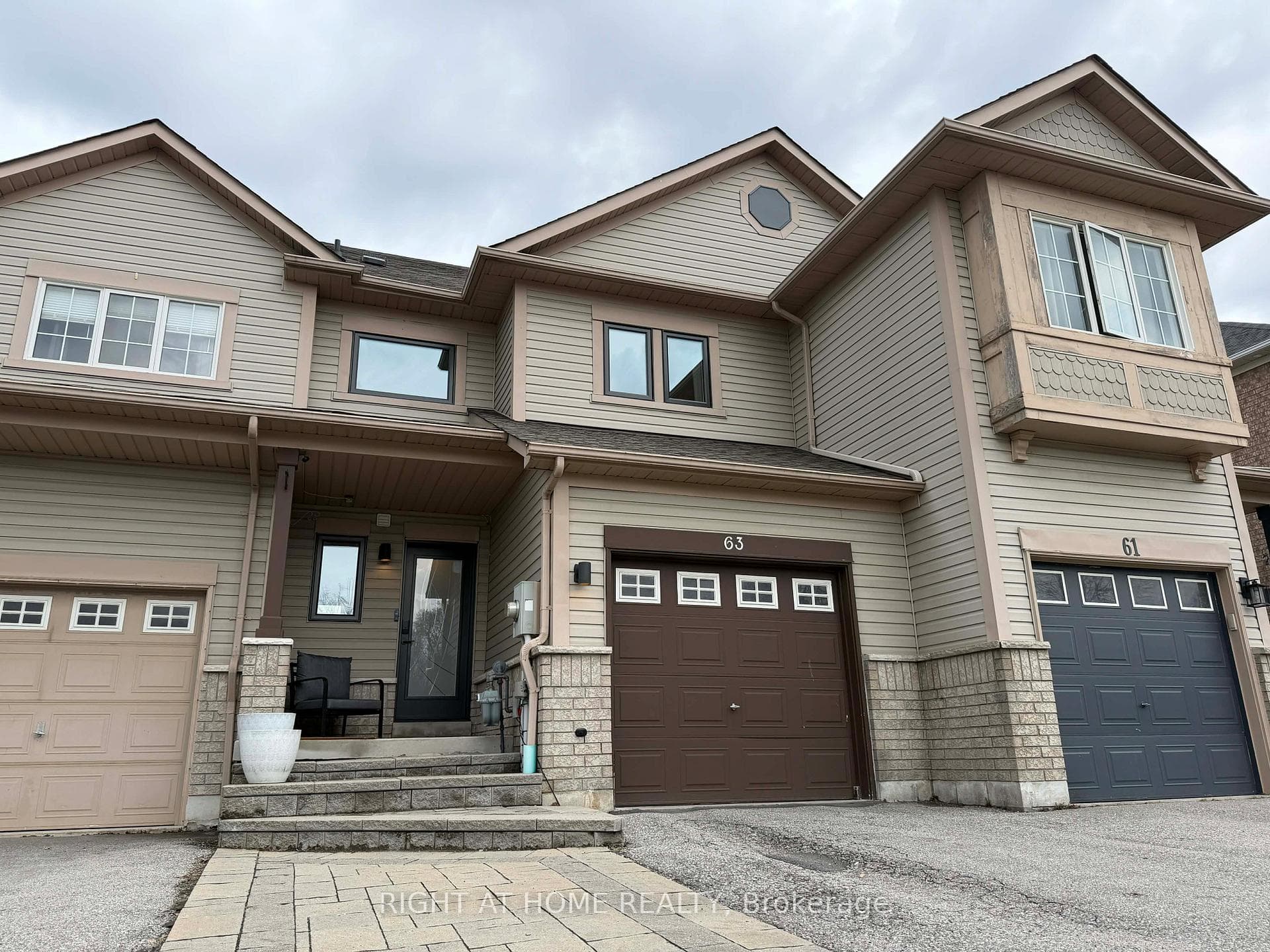63 Candlebrook Drive, Whitby, ON L1R 2V6 - Photo 1