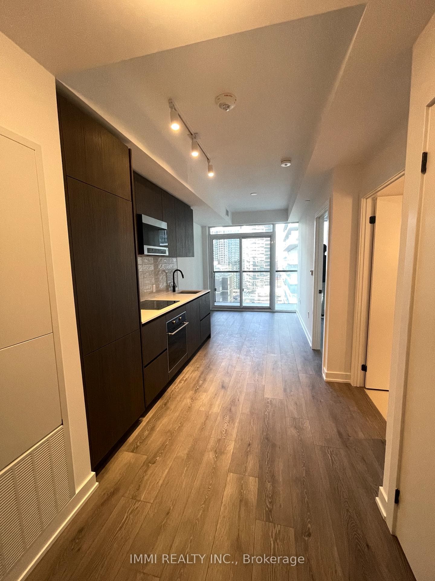 127 Broadway Avenue Unit 1704, Leaside / Davisville, ON M4P 0A5 - Photo 1