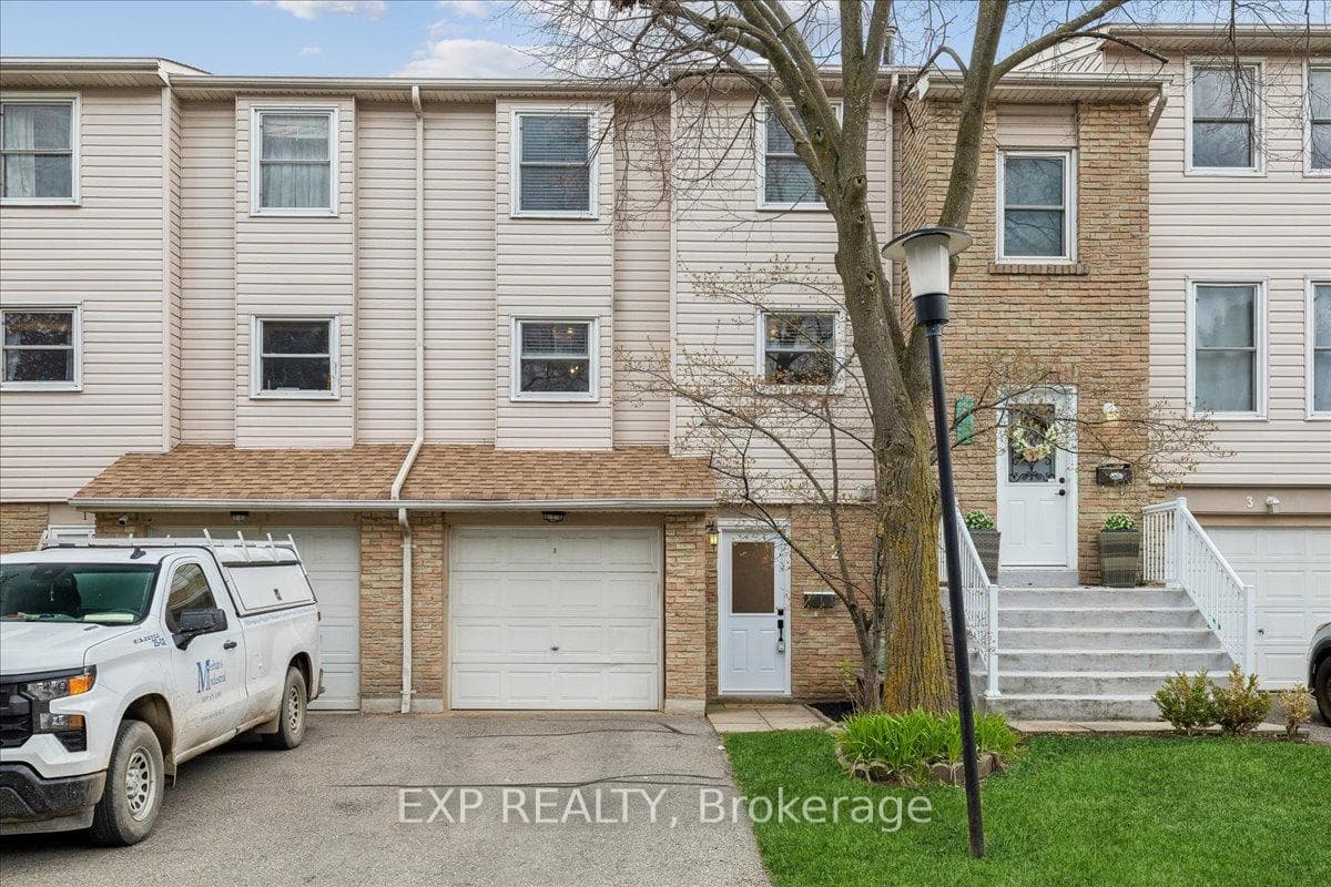 5878 Montevideo Road Unit 2, Mississauga, ON L5N 2V5 - Photo 1
