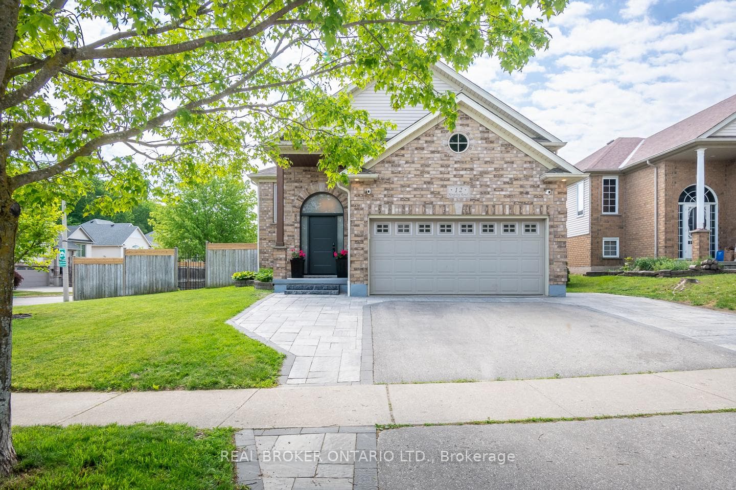 12 Kingsley Road, Halton Hills, ON L7J 2Z5 - Photo 1