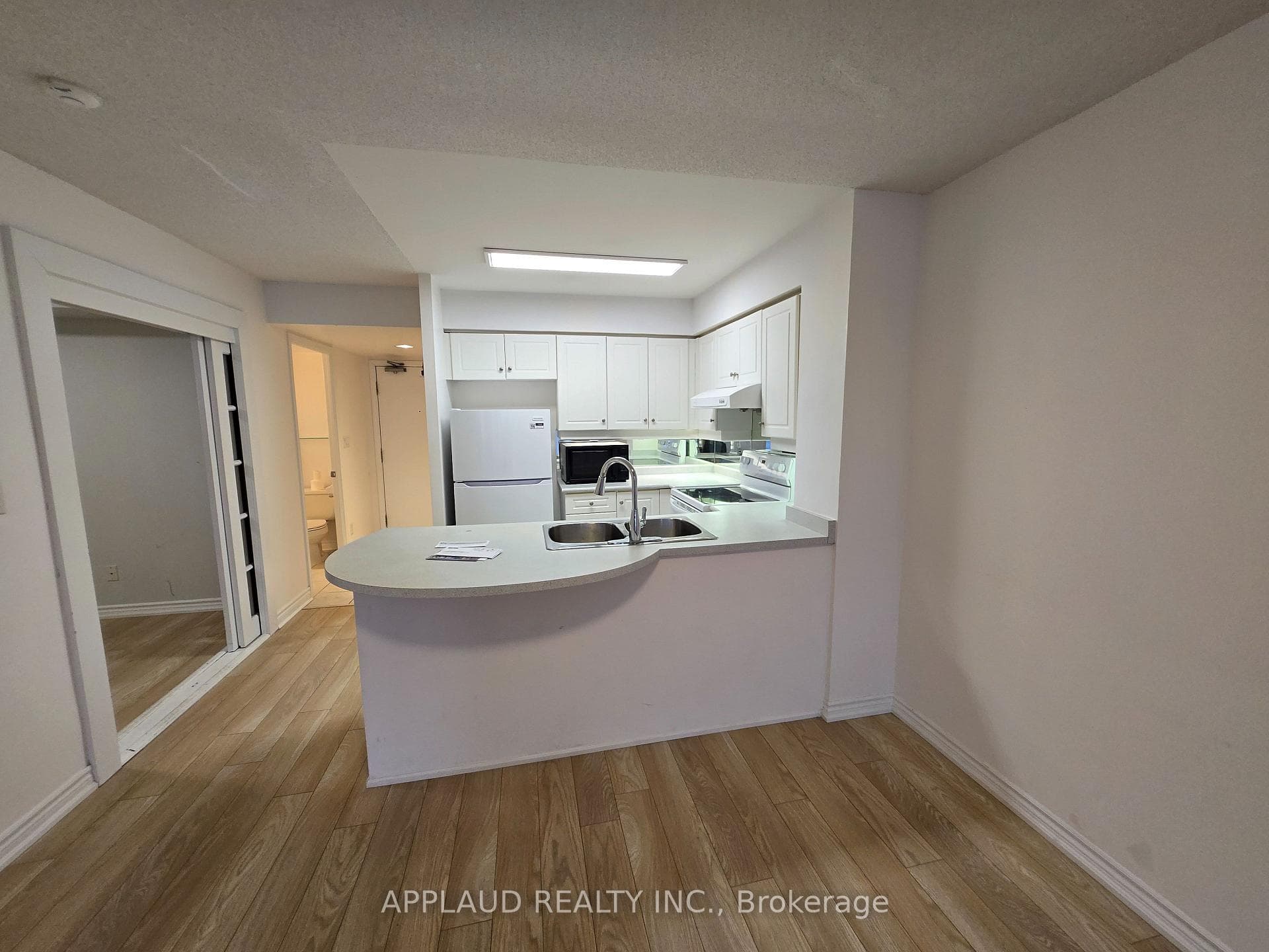 2 Rean Drive Unit 903, Hillcrest Village / Bayview Village, ON M2K 3B8 - Photo 1