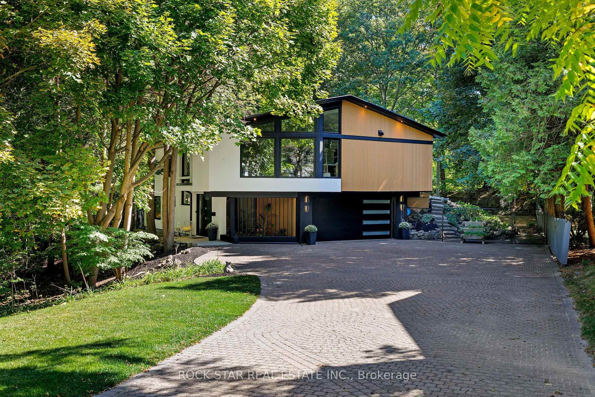 1113 GREENOAKS Drive, Mississauga